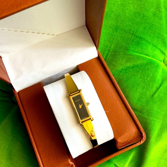 Modern GUCCI bangle watch🔥🔥🔥 - Picture 4 of 16